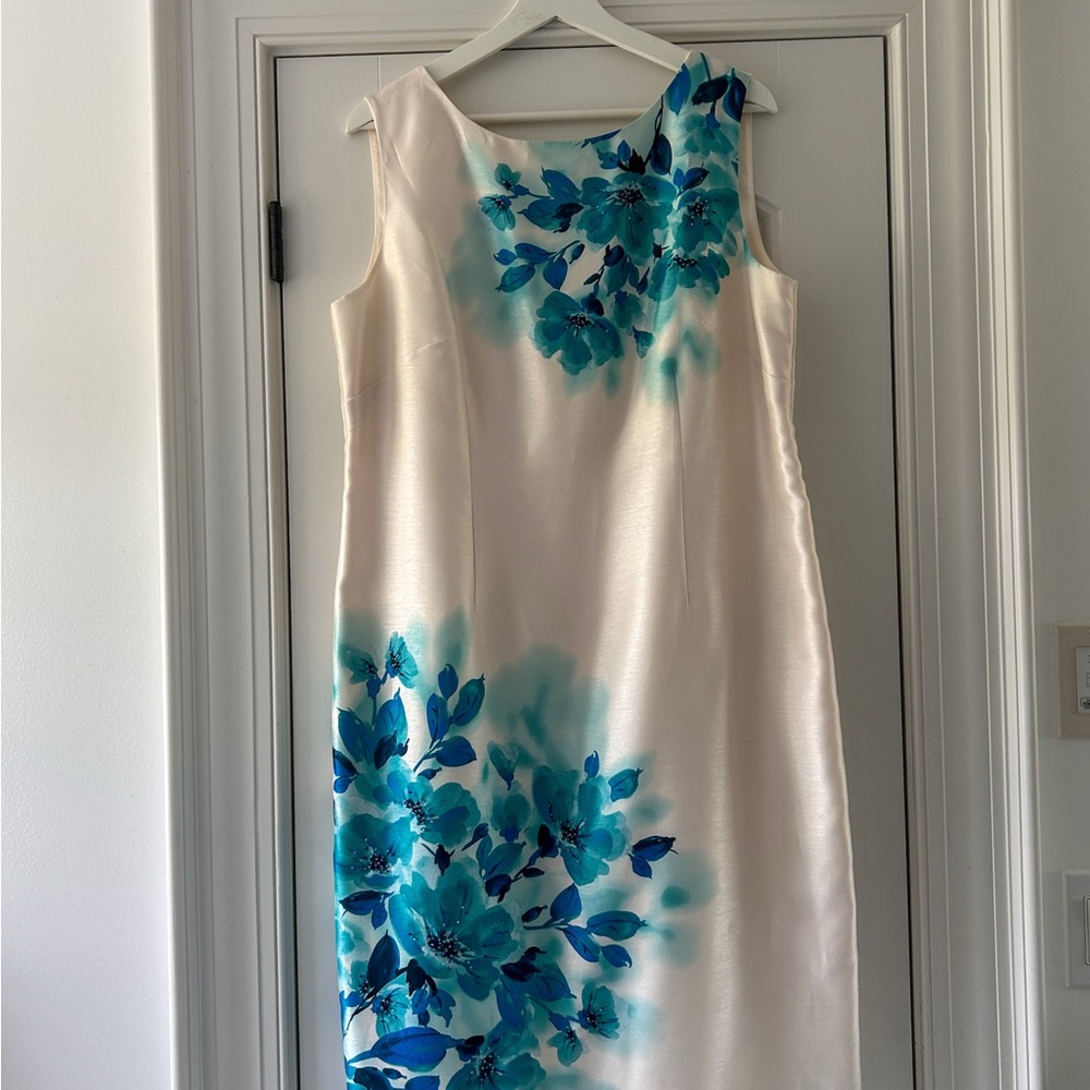 Elegant Floral Sleeveless Dress - Blue and Cream